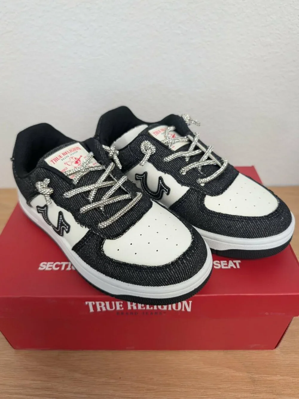 True religion Allison Sneaker Size 13 Girls